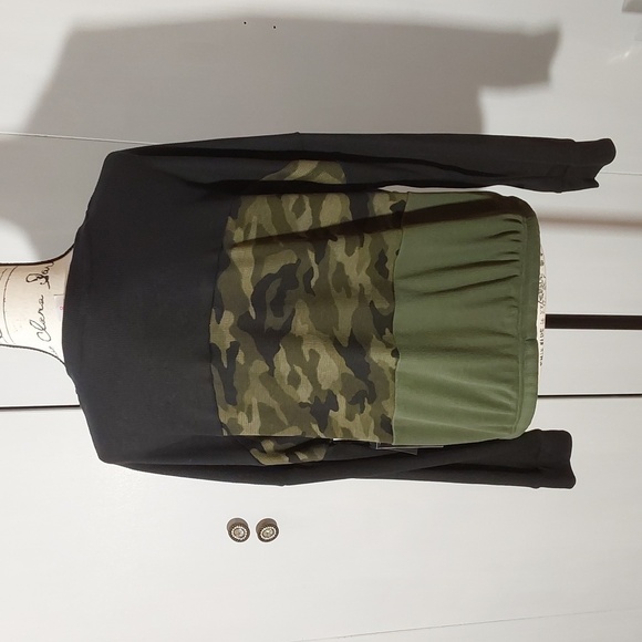 No Boundaries- Womens Black/Green Camo Top Adjustable Waist New Sz.XXL - Picture 3 of 5